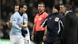 Kevin Davies châm chọc Tevez